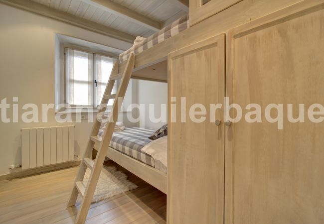 Dormitorio litera apartamento Varrados by Totiaran a pie de pistas