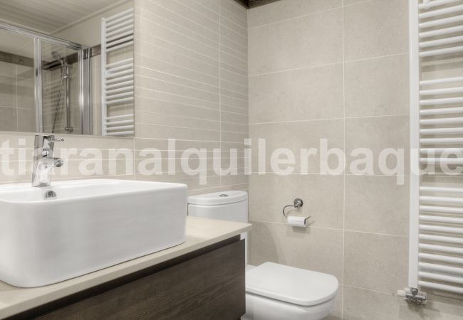 Cuarto de baño del apartamento Vinyeta by Totiaran, Val de Ruda, pie de pistas