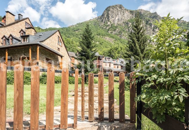 Casa en Naut Aran - Casa Aneto by Totiaran Casa en Naut Aran - Casa Aneto by Totiaran