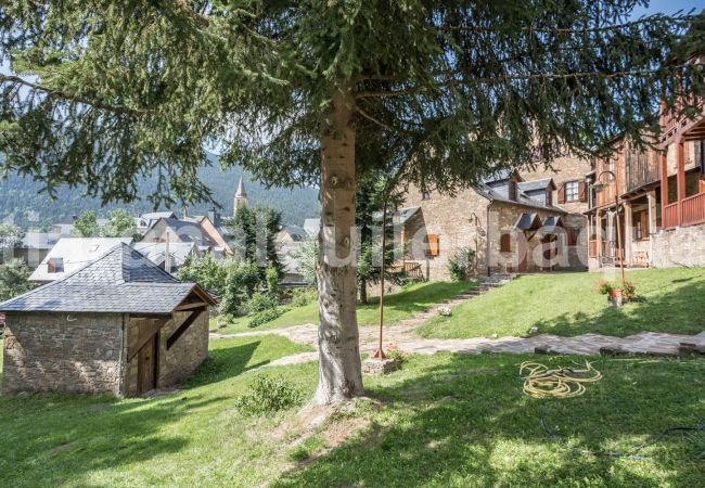 Casa en Naut Aran - Casa Aneto by Totiaran Casa en Naut Aran - Casa Aneto by Totiaran