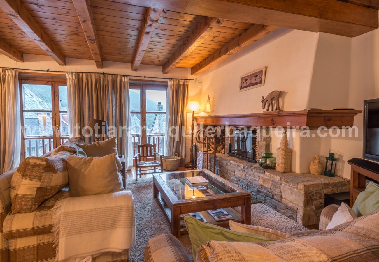 Salón Carlac Totiaran, apartamento en Salardú , Val d'Aran