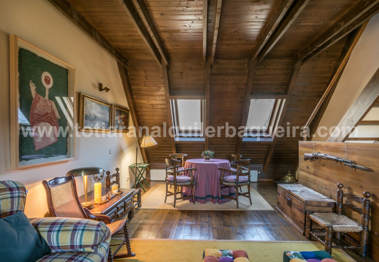 Salón comedor Casa Armeros Totiaran, casa en Salardú , Baqueira, Val d’Aran