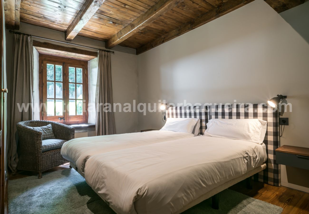 Precioso dormitorio de la Casa Es Pletieus by Totiaran, en Arties, Val de Arán
