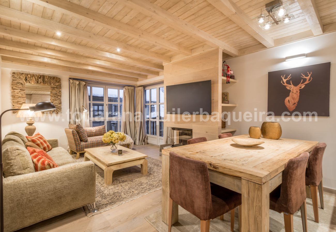 Salón comedor Es Purtaus Totiaran, apartamento en Val de Ruda, Baqueira