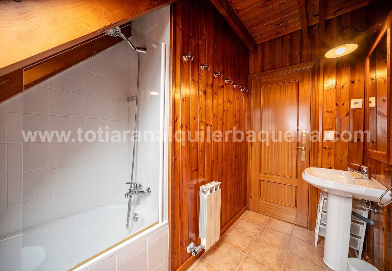 Apartamento en Vielha e Mijaran - Bargadera by Totiaran