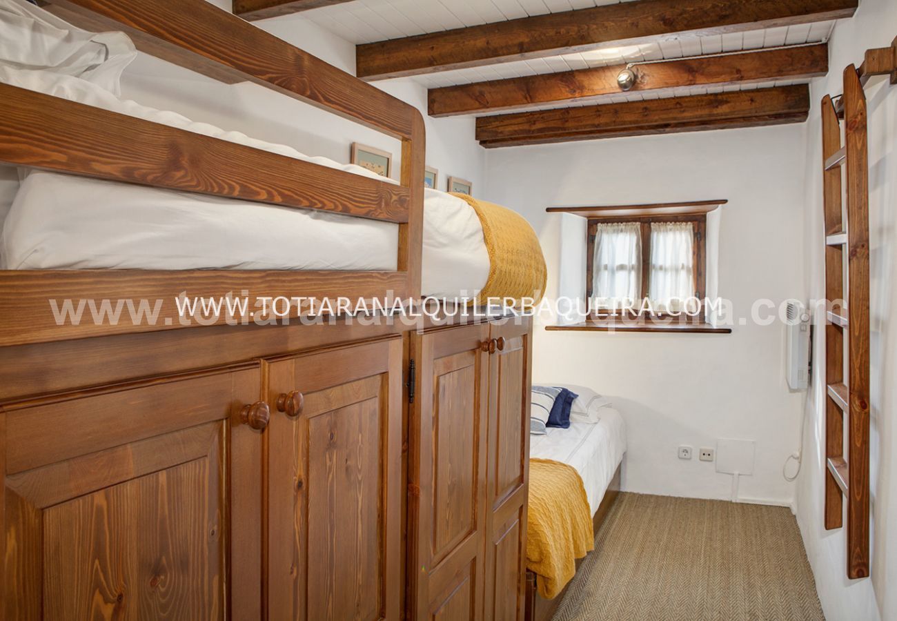 Casa en Baqueira - Casa Er Os by Totiaran
