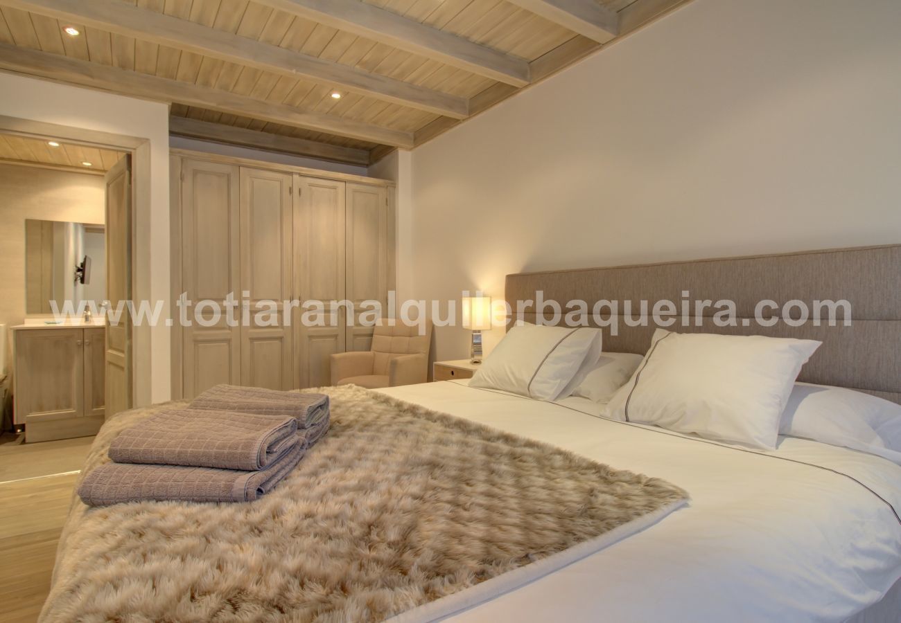 Dormitorio apartamento Varrados by Totiaran a pie de pistas