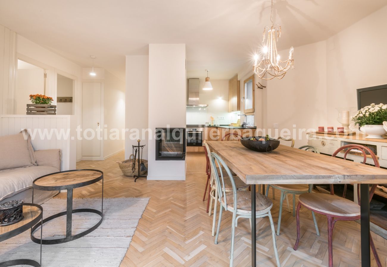 Salón comedor Era Piusa Totiaran, apartamento en Vielha, Valle de Aran Salon Era Piusa Totiaran, appartement à Vielha, Val d'Aran