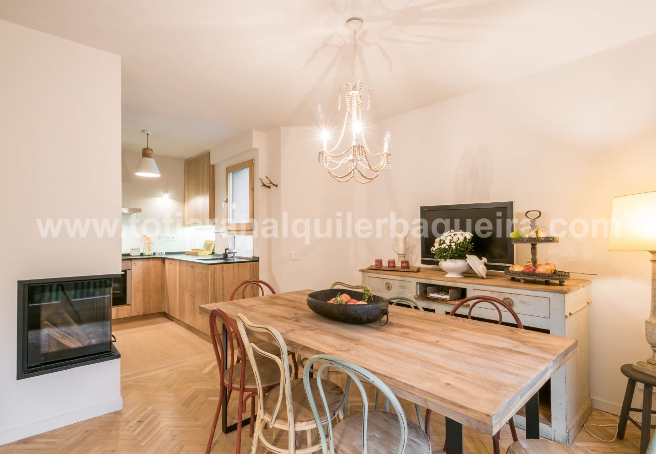 Comedor Era Piusa Totiaran, apartamento en Vielha, Valle de Aran Comedor Era Piusa Totiaran, apartamento en Vielha, Valle de Aran