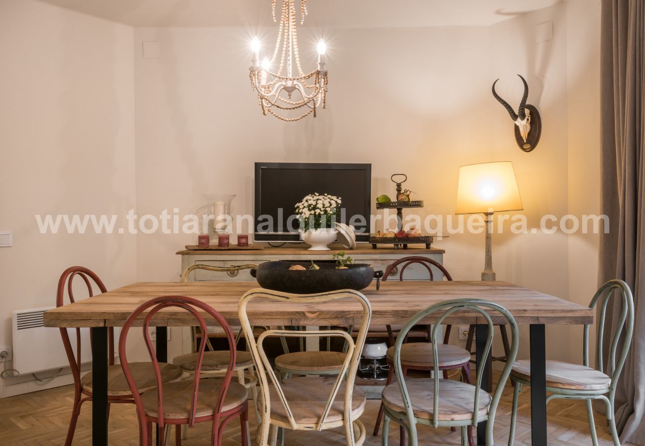 Comedor Era Piusa Totiaran, apartamento en Vielha, Valle de Aran Comedor Era Piusa Totiaran, apartamento en Vielha, Valle de Aran
