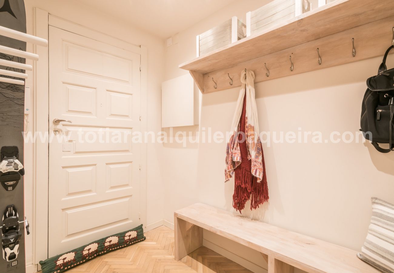 Pasillo Era Piusa Totiaran, apartamento en Vielha, Valle de Aran Pasillo Era Piusa Totiaran, apartamento en Vielha, Valle de Aran