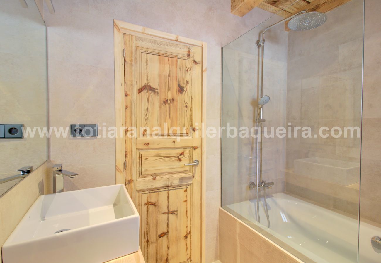 Casa en Baqueira - Casa Torreon by Totiaran