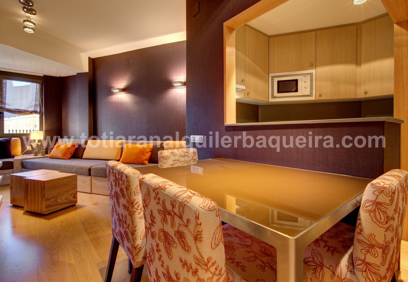 Salón comedor Camarote by Totiaran, apartamento Baqueira centro