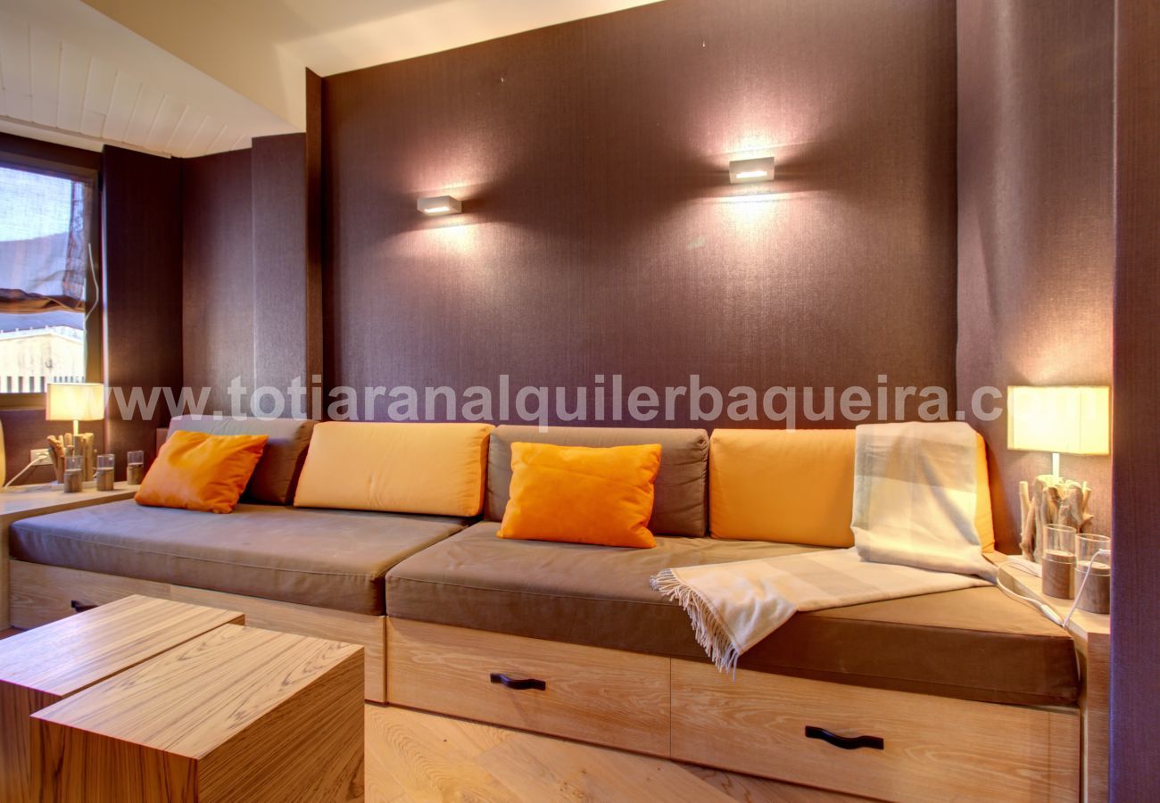 Salón comedor Camarote by Totiaran, apartamento Baqueira centro