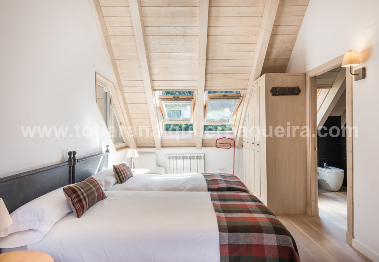 Dormitorio de la casa Eth Mur by Totiaran, Val de Ruda, a pie de pistas