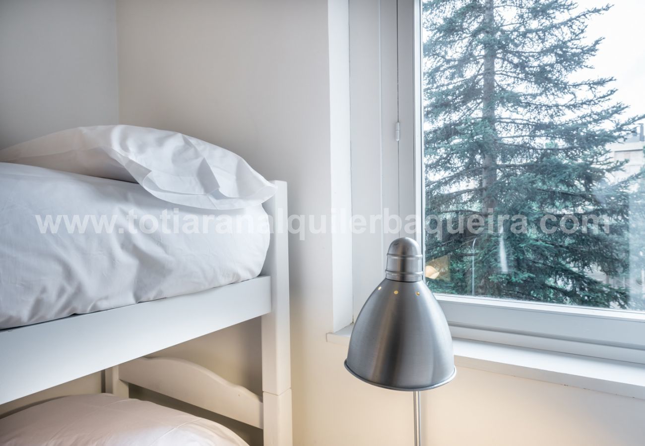Dormitorio del apartamento Era Piusa by Totiaran. Baqueira centro