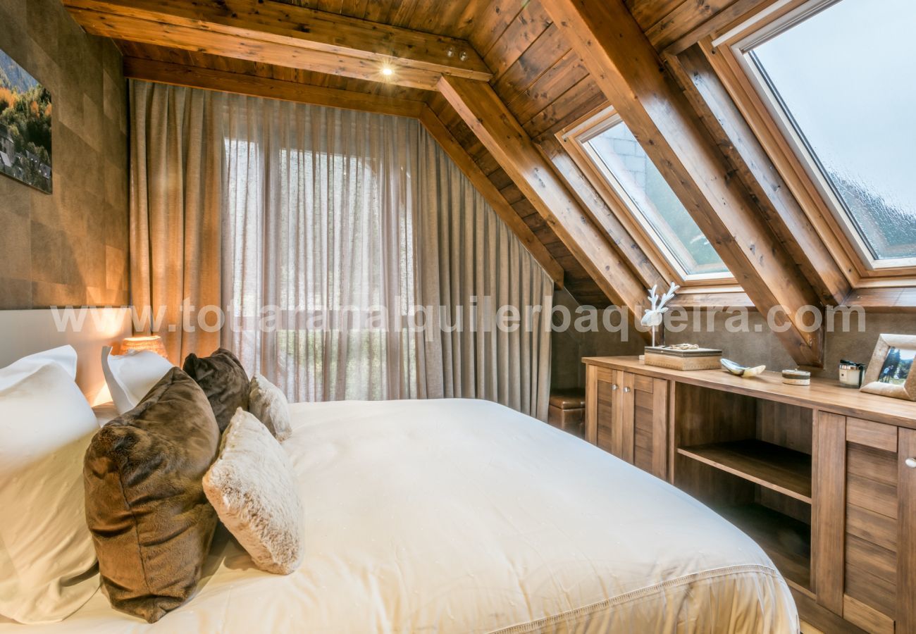 Dormitorio del Nuevo Artic by Totiaran, Val de Ruda, a pie de pista