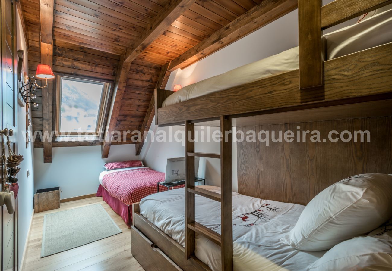 Dormitorio del Nuevo Artic by Totiaran, Val de Ruda, a pie de pista