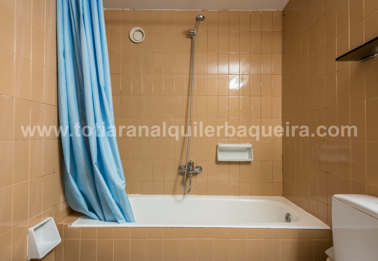 Barlongueta by Totiaran cuarto de baño, Baqueira centro, a pie de pistas