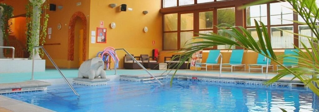 Piscina Termas Baronía de Les