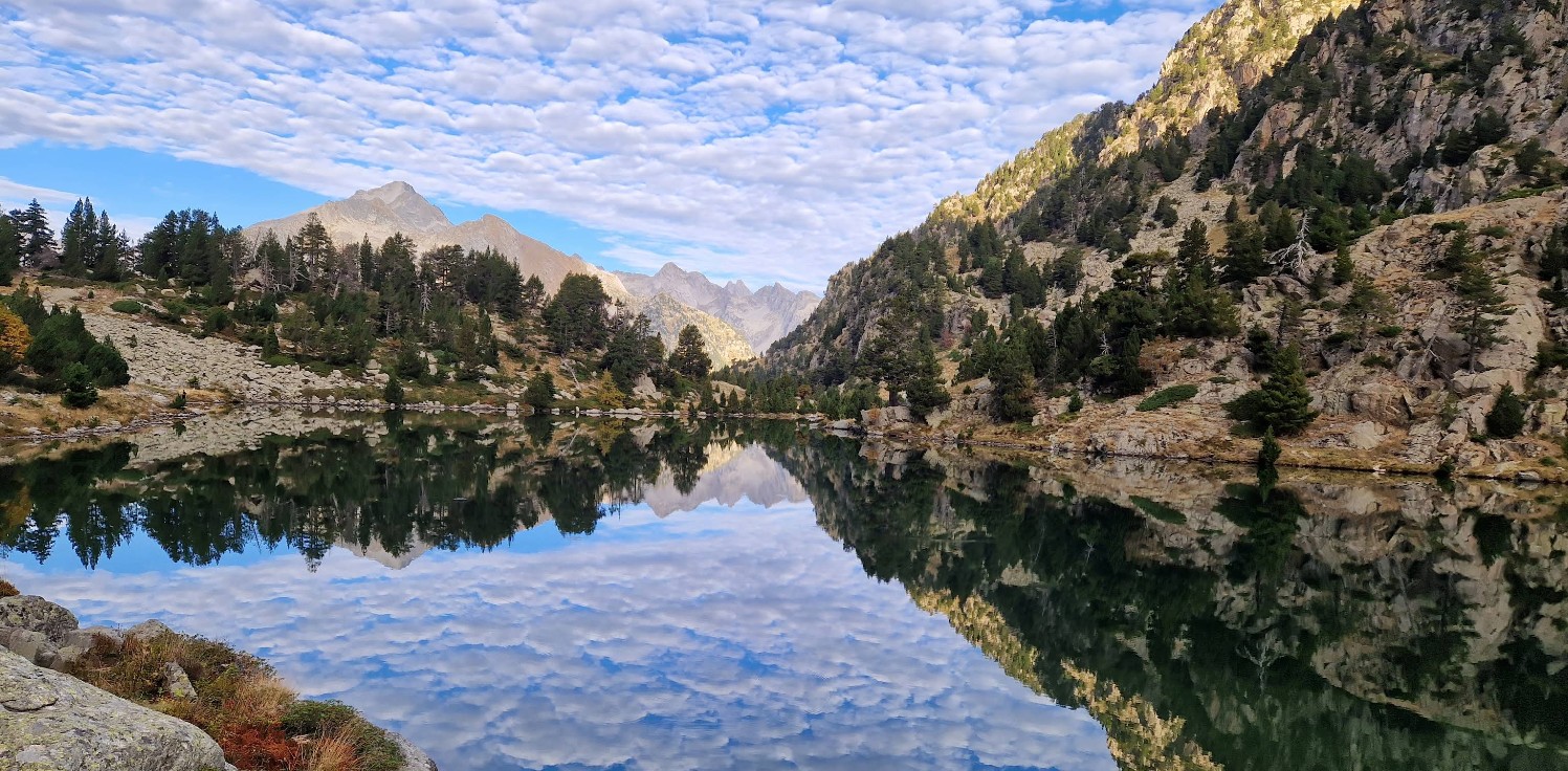 Lago-de-Besiberri.jpg