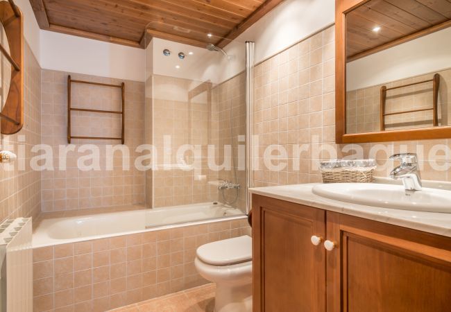 Apartment in Baqueira - Garona by Totiaran