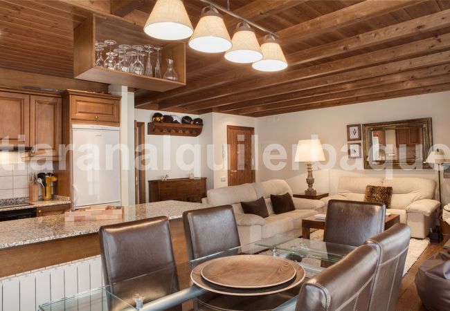 Living and dining room Craba Totiaran, apartment in Val de Ruda, Baqueira