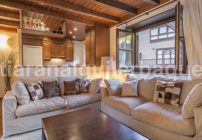 Living room Jireta Totiaran, apartment in Val de Ruda, Baqueira