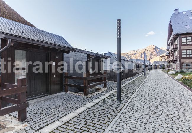 House in Baqueira - Casa Beret Deluxe by Totiaran House in Baqueira - Casa Beret Deluxe by Totiaran