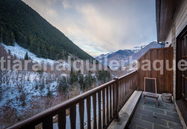 House in Baqueira - Casa Beret Deluxe by Totiaran House in Baqueira - Casa Beret Deluxe by Totiaran