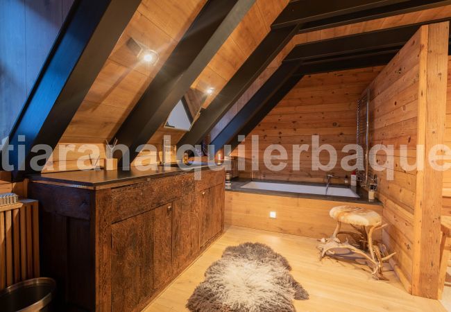 House in Baqueira - Casa Beret Deluxe by Totiaran House in Baqueira - Casa Beret Deluxe by Totiaran