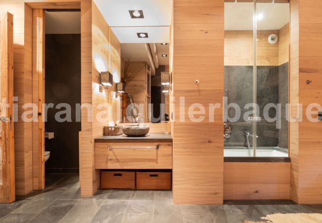 House in Baqueira - Casa Beret Deluxe by Totiaran House in Baqueira - Casa Beret Deluxe by Totiaran