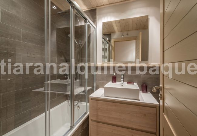 Apartment in Baqueira - Tubo Nere by Totiaran Apartment in Baqueira - Tubo Nere by Totiaran