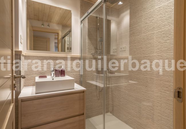 Apartment in Baqueira - Tubo Nere by Totiaran Apartment in Baqueira - Tubo Nere by Totiaran