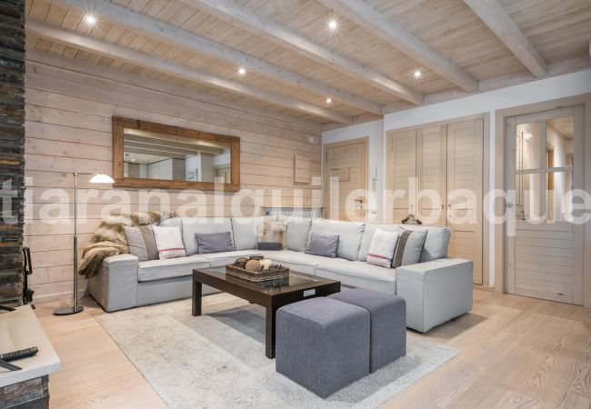 Apartment in Baqueira - Tubo Nere by Totiaran Apartment in Baqueira - Tubo Nere by Totiaran