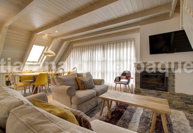 Living room of the Varrados by Totiaran apartment at the foot of the slopes