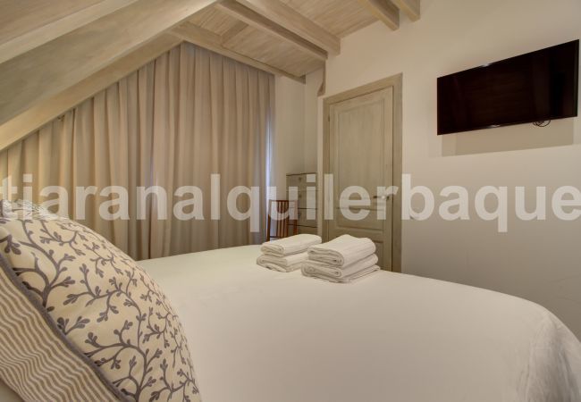 Bedroom of the Varrados by Totiaran apartment at the foot of the slopes