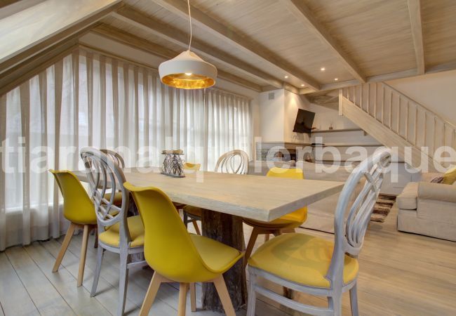 Living room of the Varrados by Totiaran apartment at the foot of the slopes