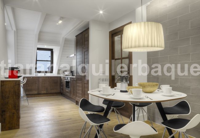 Kitchen of the Vinyeta by Totiaran apartment, Val de Ruda, at the foot of the slopes