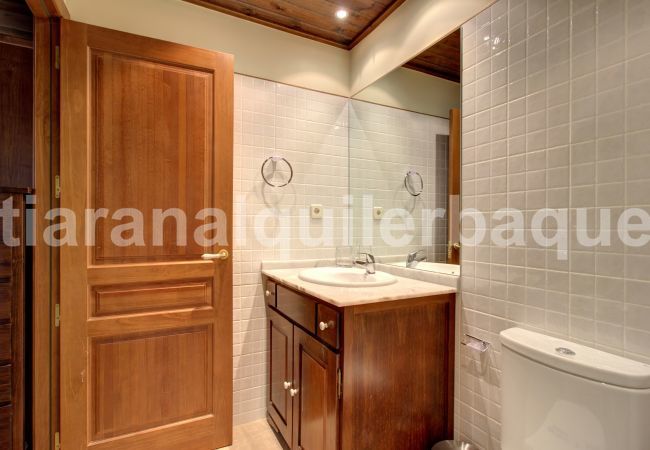 bathroom apartment Molieres by Totiaran at the foot of the slopes