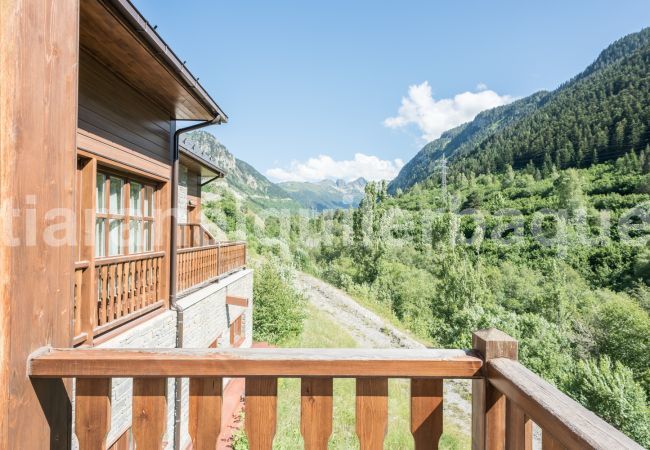 House in Baqueira - Casa Eth Mur by Totiaran House in Baqueira - Casa Eth Mur by Totiaran