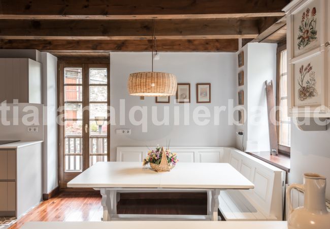 House in Naut Aran - Mont dera Solana by Totiaran House in Naut Aran - Mont dera Solana by Totiaran