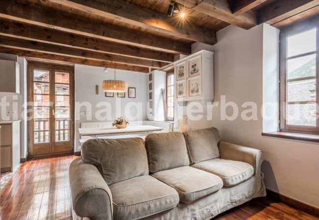 House in Naut Aran - Mont dera Solana by Totiaran House in Naut Aran - Mont dera Solana by Totiaran