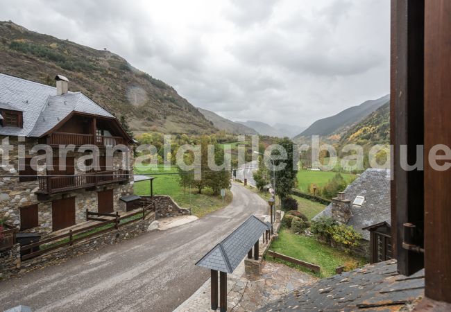 House in Naut Aran - Mont dera Solana by Totiaran House in Naut Aran - Mont dera Solana by Totiaran