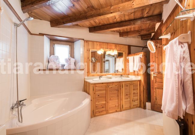 House in Baqueira - Casa Blanhiblar by Totiaran House in Baqueira - Casa Blanhiblar by Totiaran