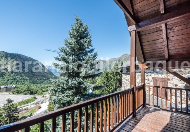 House in Baqueira - Casa Blanhiblar by Totiaran House in Baqueira - Casa Blanhiblar by Totiaran