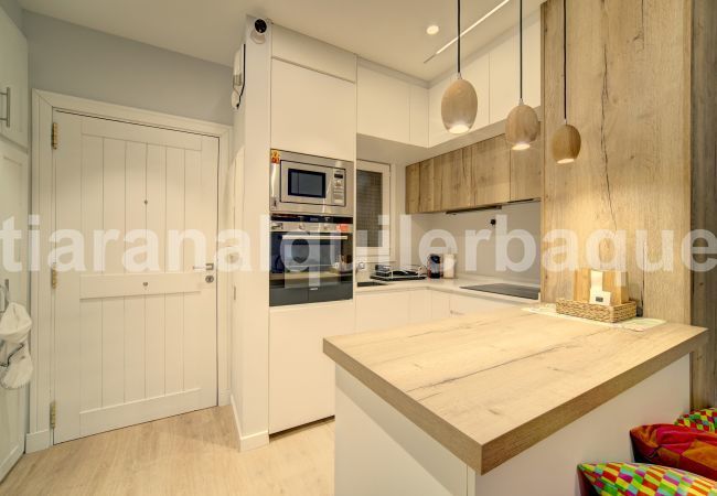 American kitchen of the apartment Lebre by Totiaran, Tanau, Baqueira, foot of the slopes