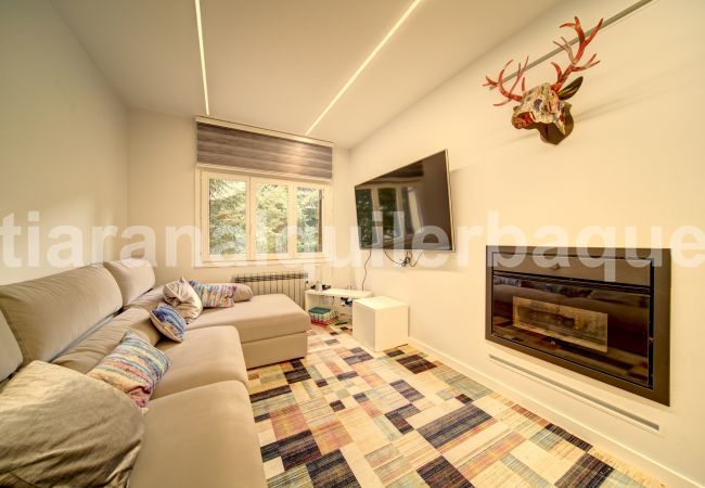 Living room of the Lebre by Totiaran apartment, Tanau, Baqueira, foot of the slopes