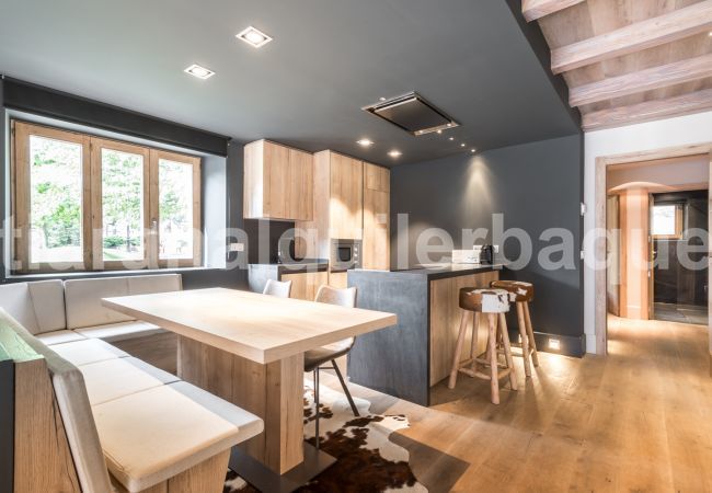 Kitchen of the Peira Arroja apartment by Totiaran, Nin de Beret, Baqueira, at the foot of the slopes