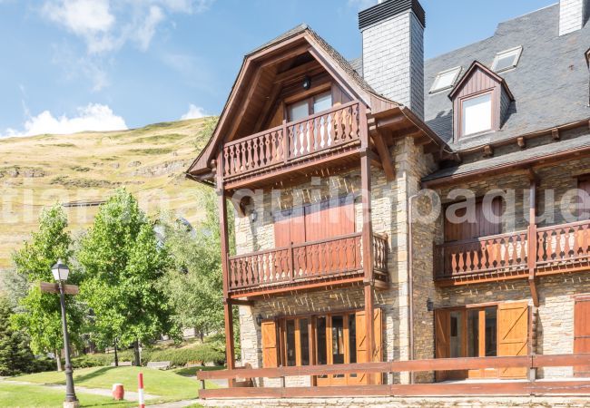 Apartment in Baqueira - Cabanes by Totiaran